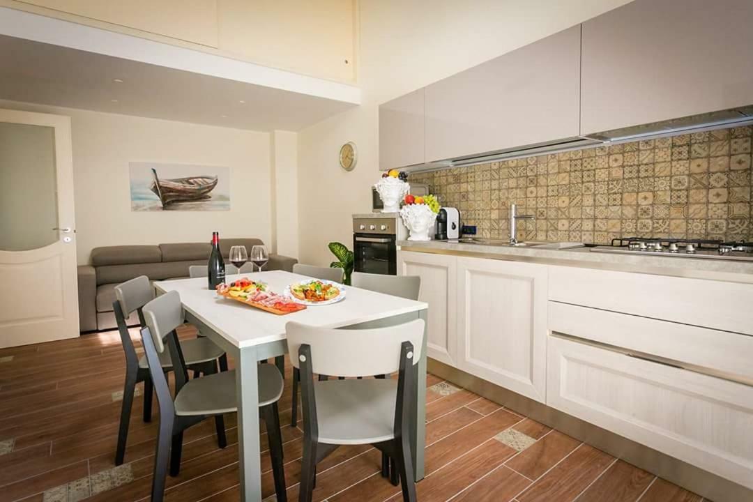 Le suite del corso Cefalù Esterno foto